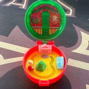 1993 Holiday McD'onald's Wreath Polly Pocket
